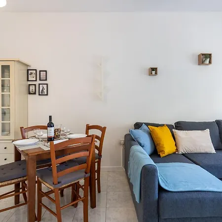 Lägenhet Groovy 1-bedroom In *