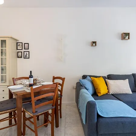 Apartament Groovy 1-bedroom In *