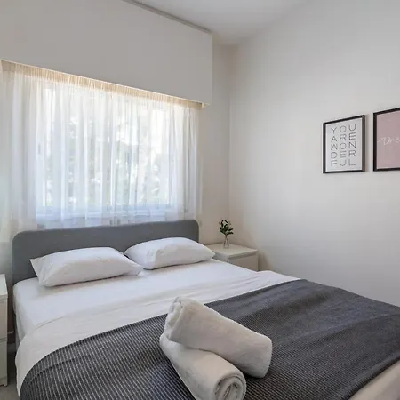 Groovy 1-bedroom In